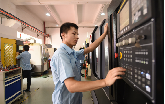 注塑生產塑料制品發(fā)生脆性斷裂的原因是什么？